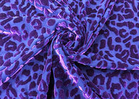 tela para fora queimada poliéster de veludo de 220GSM 94% para a cópia roxa do leopardo do vestuário