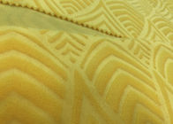 Tela gravada poliéster 100% de veludo do teste padrão do delicado 210GSM micro para a matéria têxtil da casa - amarelo
