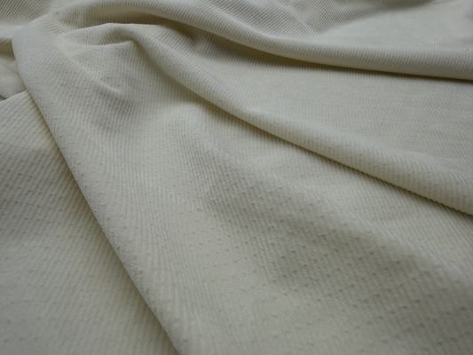 Experimente o conforto e a durabilidade do tecido de veludo microelástico para suas roupas