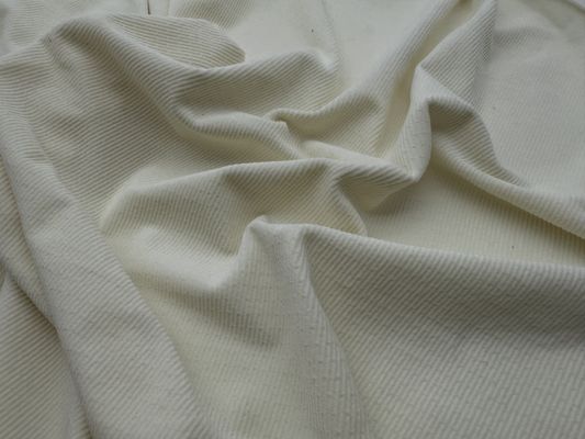 Experimente o conforto e a durabilidade do tecido de veludo microelástico para suas roupas